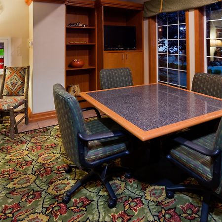 Hotel Wyndham Garden Anchorage Airport Esterno foto