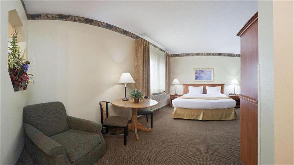 Hotel Wyndham Garden Anchorage Airport Esterno foto