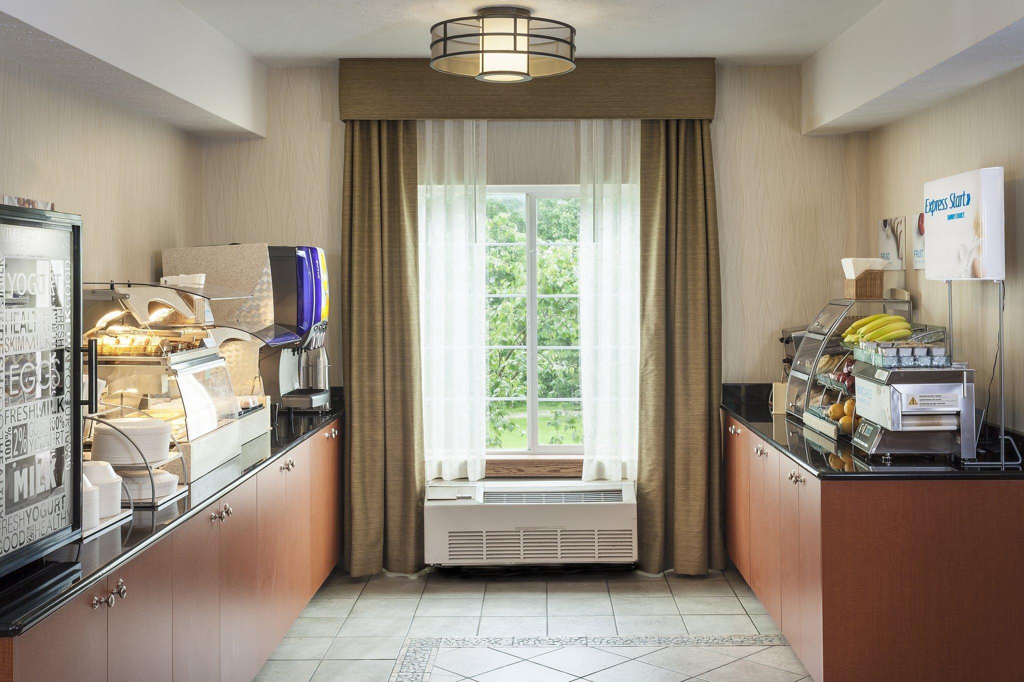 Hotel Wyndham Garden Anchorage Airport Esterno foto