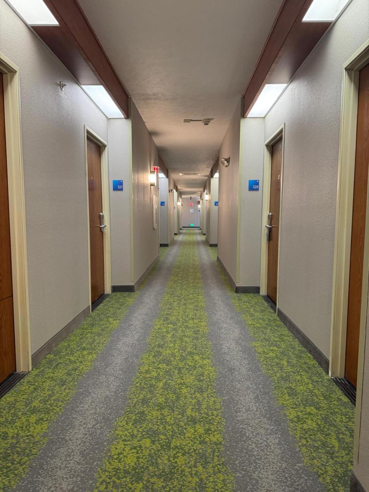 Hotel Wyndham Garden Anchorage Airport Esterno foto