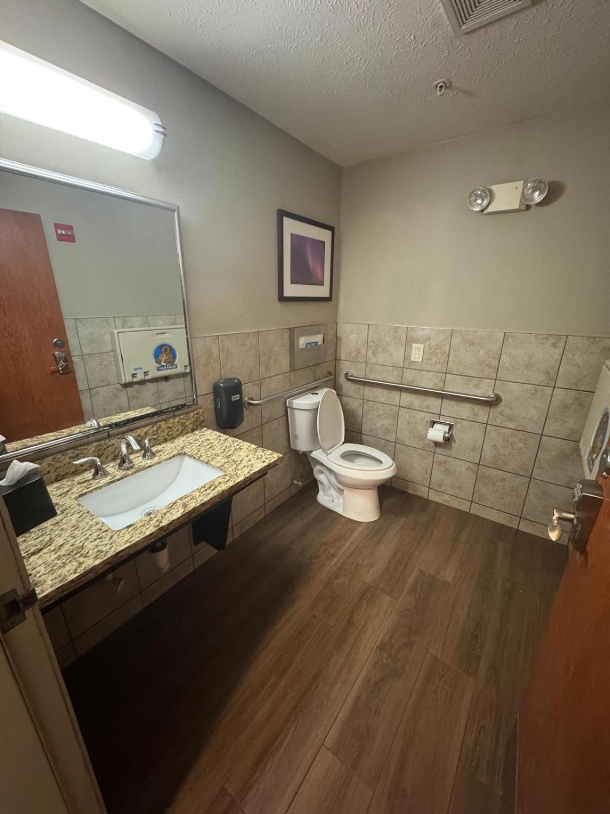 Hotel Wyndham Garden Anchorage Airport Esterno foto